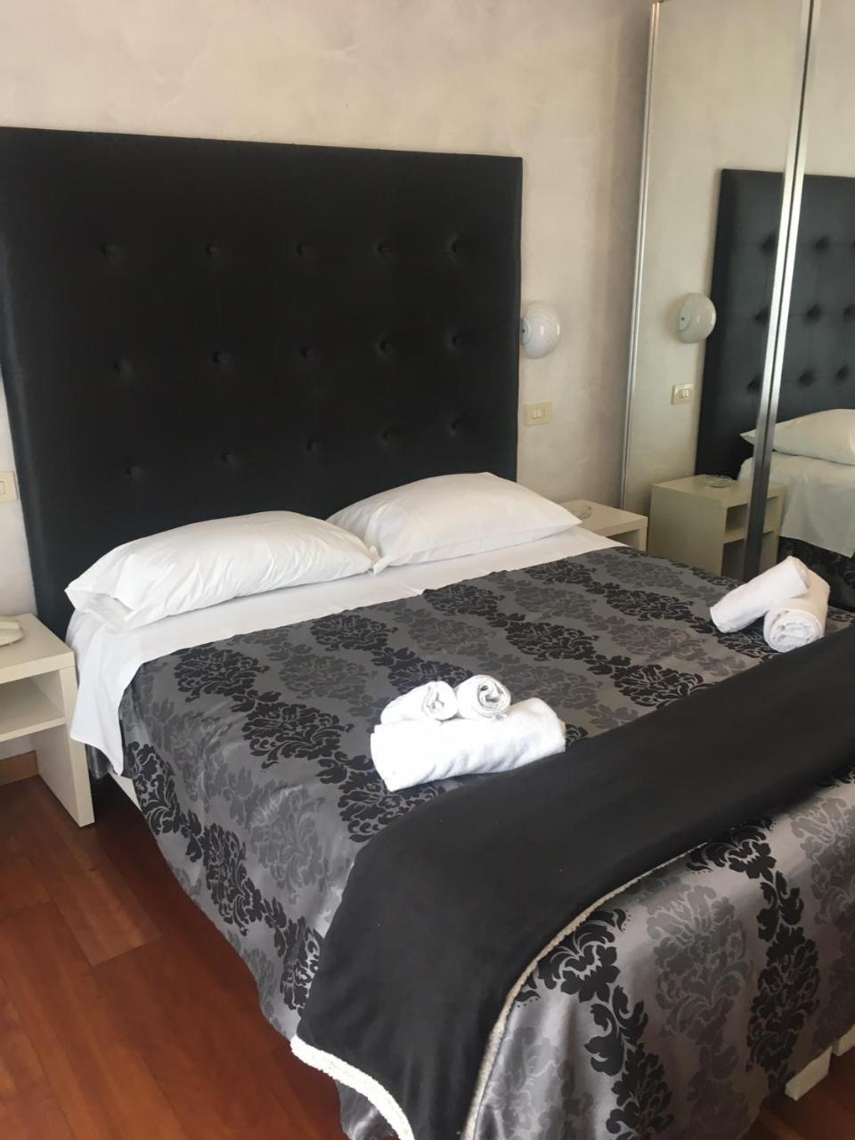 מילאנו מריטימה Hotel Baby B&B מראה חיצוני תמונה